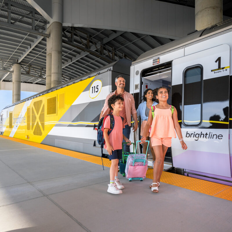 2023_Brightline_Family-Travel_H62A5830-800x800