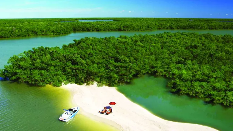 naples_Deserted_Beach.jpg