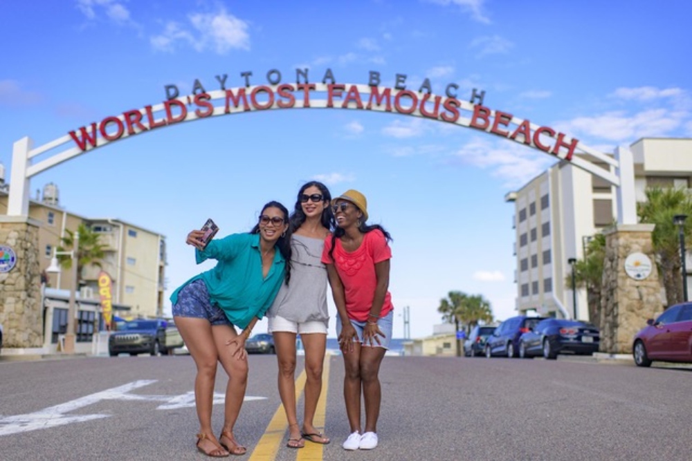 World_s_Most_Famous_Beach_Sign_Selfies_Daytona_Beach_Florida_DBACVB